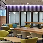 Hotel Yotel Airport, Entrance 3*