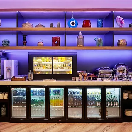 Yotel Airport, Entrance 3*