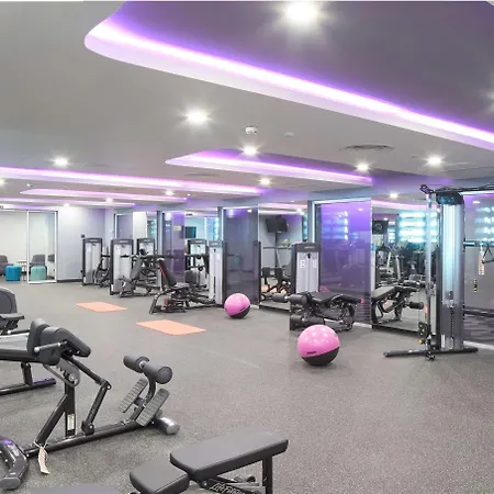 Yotel Airport, Entrance ホテル
