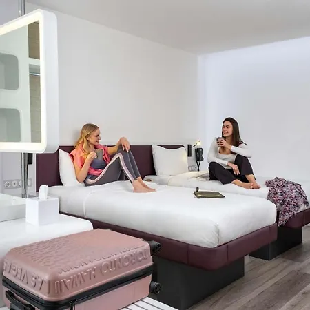 Hotell Yotel Airport, Entrance Istanbul