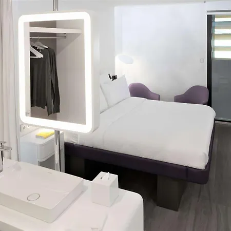 Yotel Airport, Entrance Hotel Istanbul