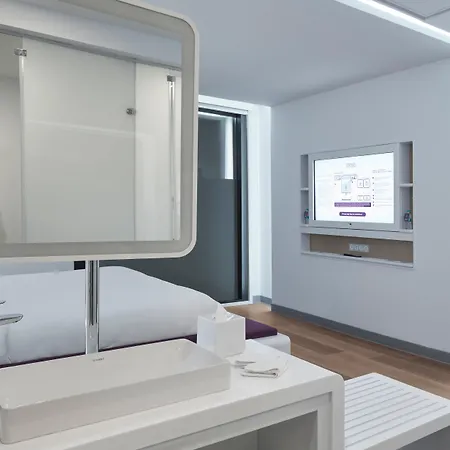 Yotel Airport, Entrance Hotell 2*
