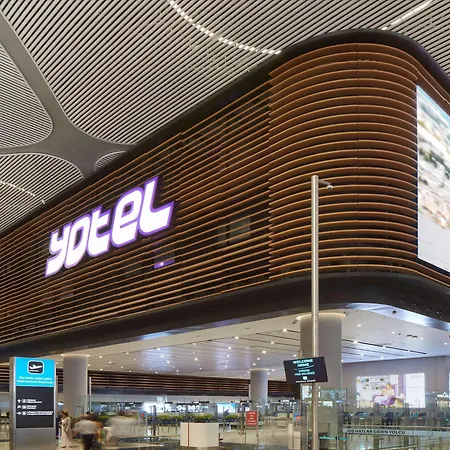 Yotel Airport, Entrance Hotel 3*