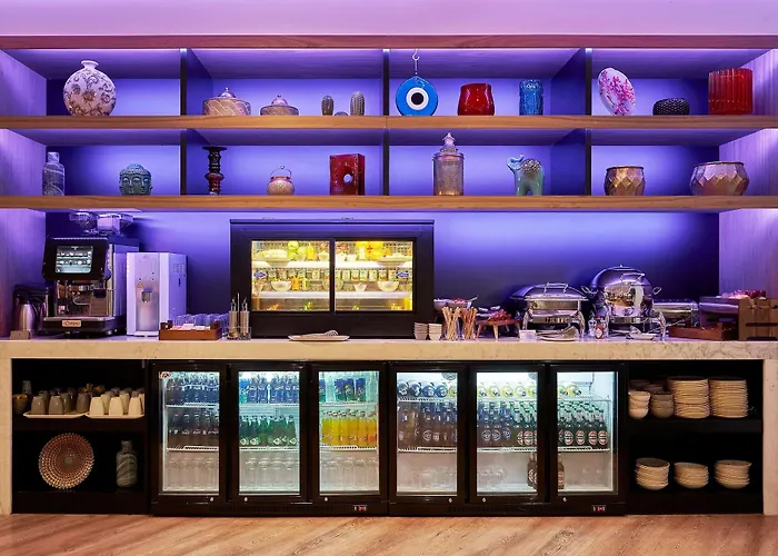 Yotel Airport, Entrance 3*