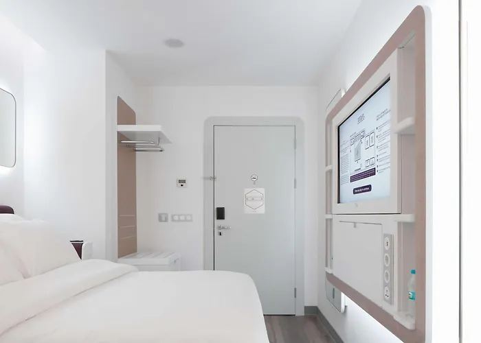 Yotel Airport, Entrance Isztambul