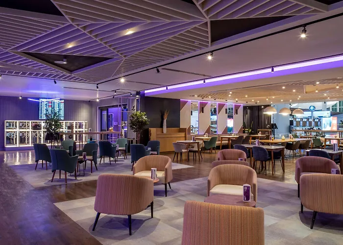 Yotel Airport, Entrance 3*