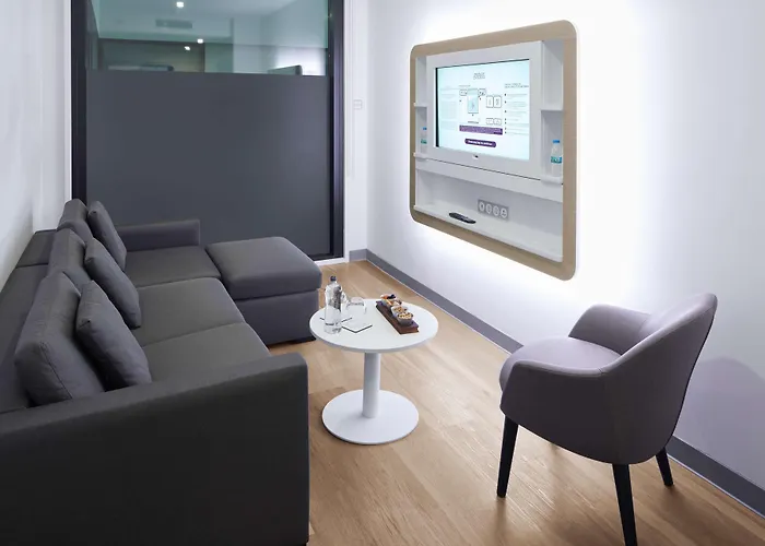 Yotel Airport, Entrance Szálloda