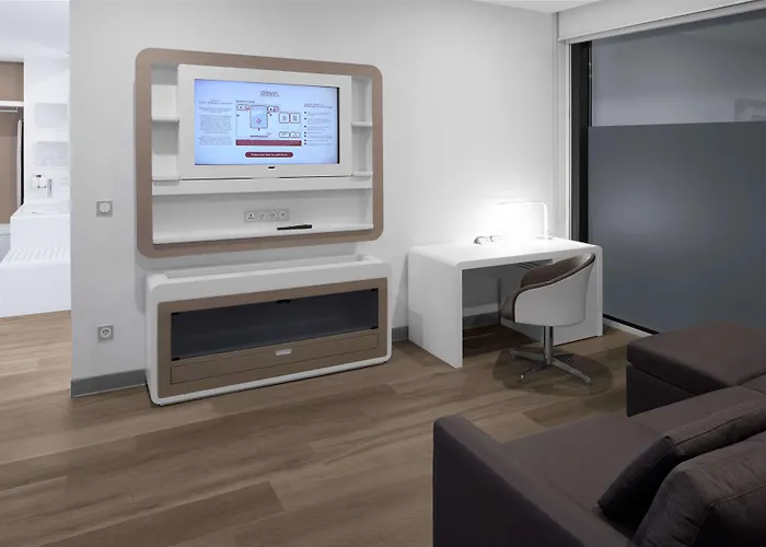 Yotel Airport, Entrance 3*