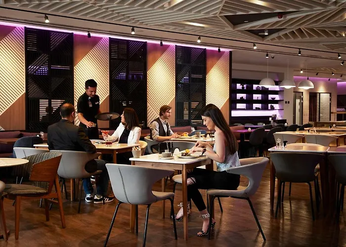 Yotel Airport, Entrance 3*