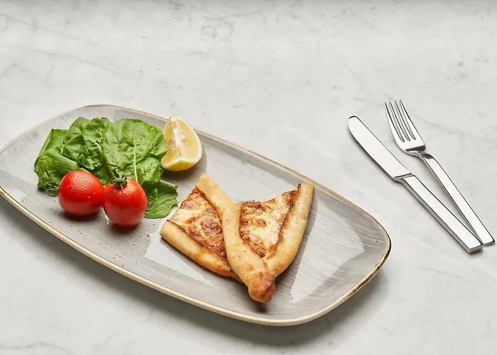 Yotel Airport, Entrance 3*