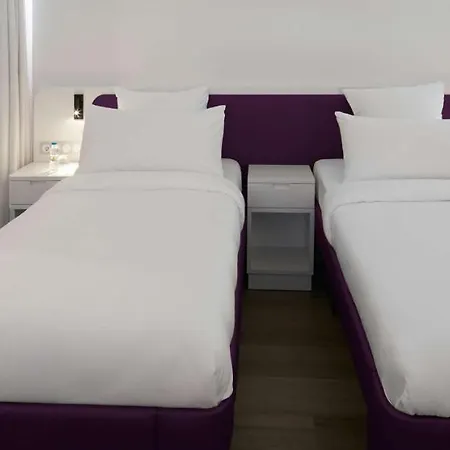 Hotel Yotel Airport, Entrance Estambul