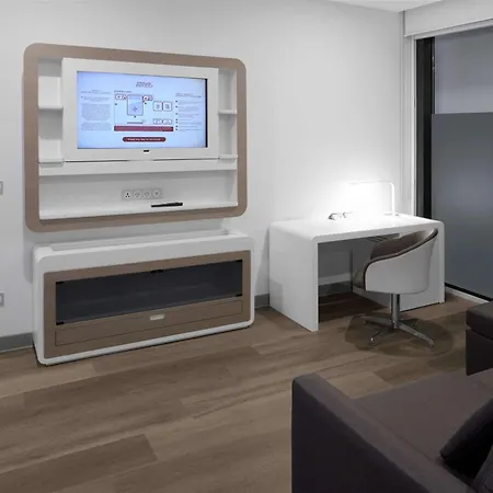 Hotel Yotel Airport, Entrance Estambul