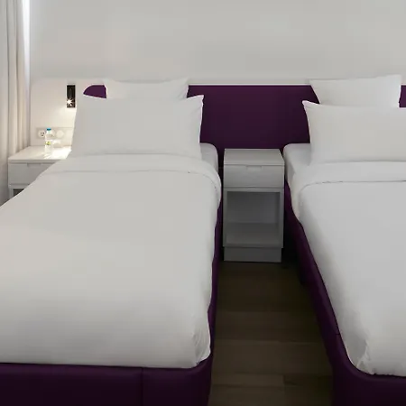 Yotel Airport, Entrance Hotel