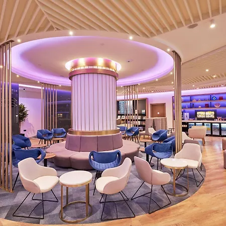Yotel Airport, Entrance Hotel 3*